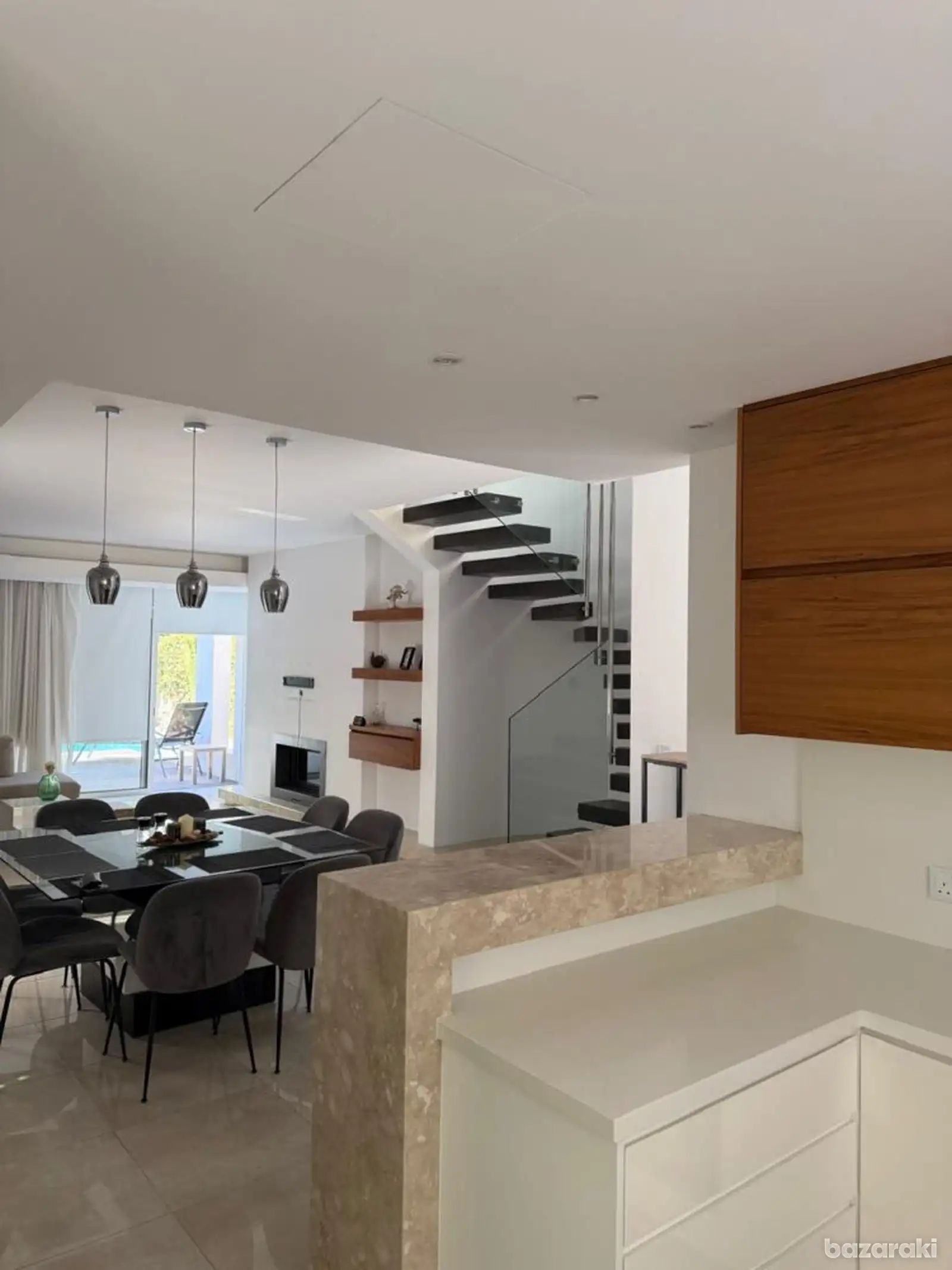 House, 3 bedrooms — 3