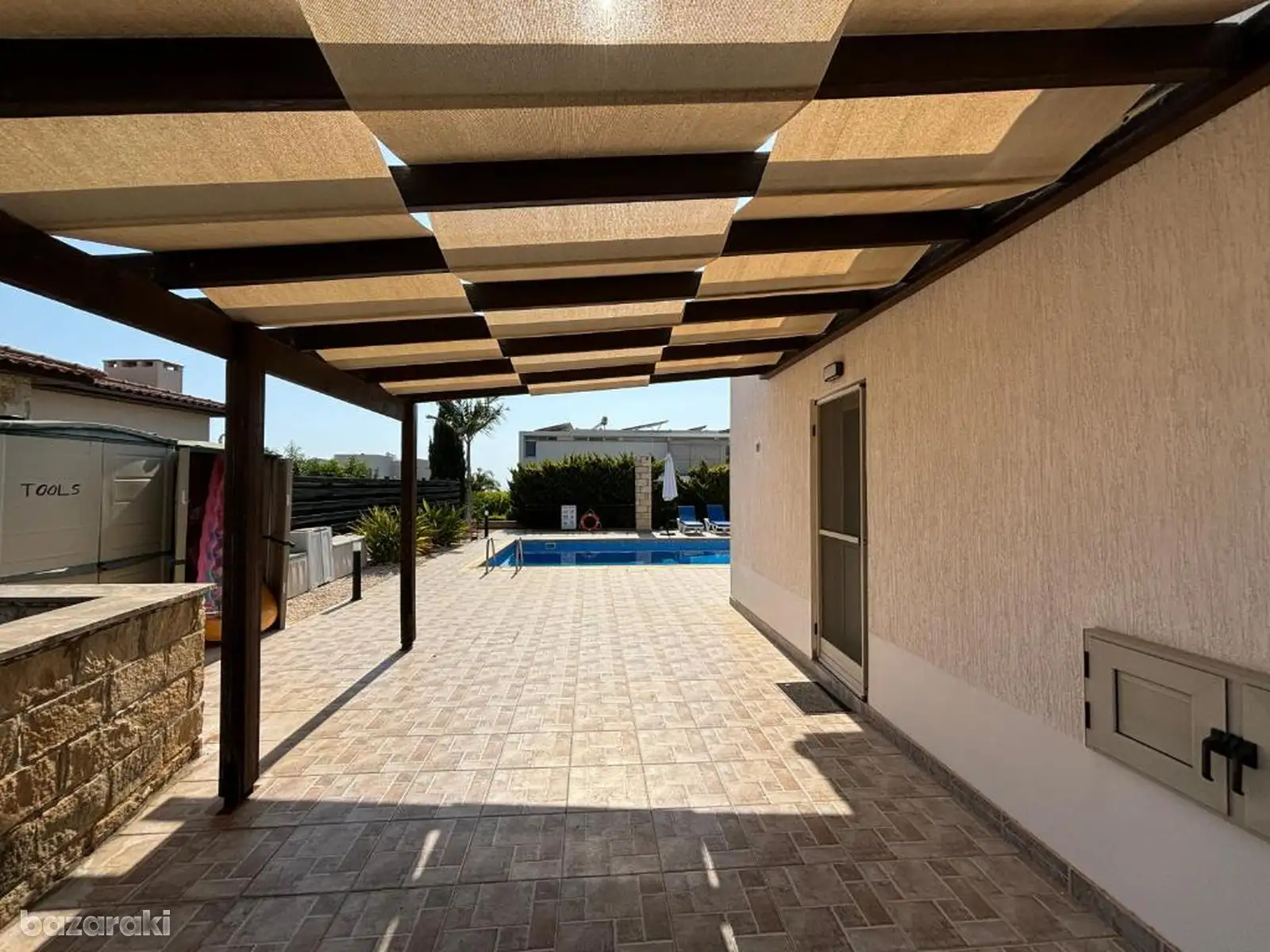 House, 3 bedrooms — 3