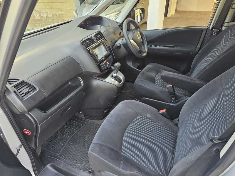 2016 Nissan Serena 2,0L 2016 Cyprus