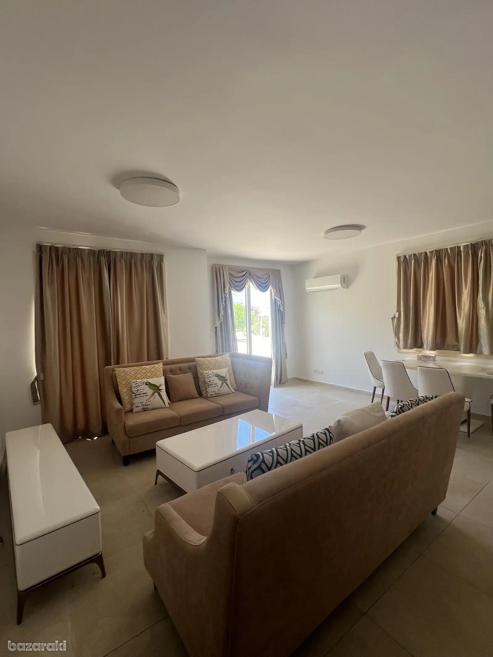 House, 3 bedrooms — 3