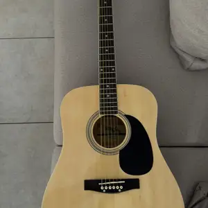 Acoustic guitar stagg, Nicosia — Palouriotissa