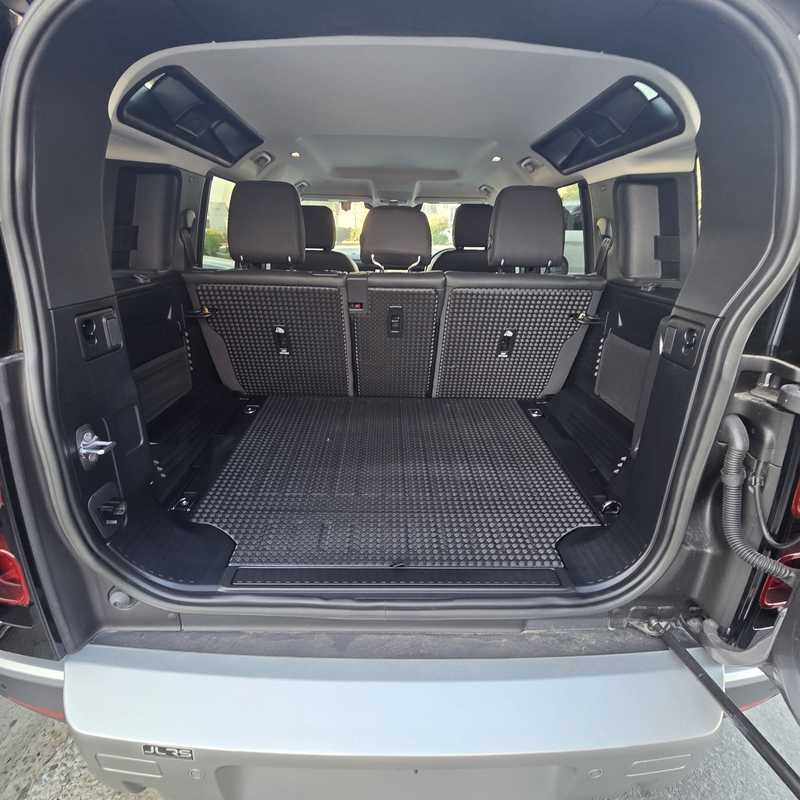 2023 Land Rover Defender 3,0L 2023 Cyprus