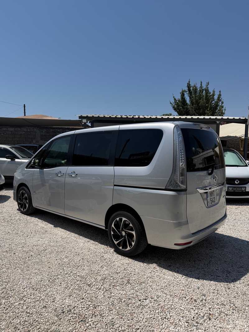 2015 Nissan Serena 2,0L 2015 Cyprus