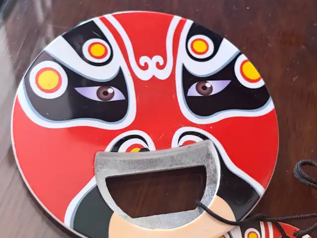 Rare chinese opera kabuki warrior mask round bottle opener w/ 2-sided graphics, Επαρχία Πάφου — Paphos - Άγιος Θεόδωρος