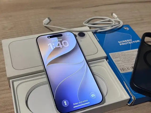 Iphone 17 256gb white brand new condition battery 100, Nicosia — Strovolos - Stavros