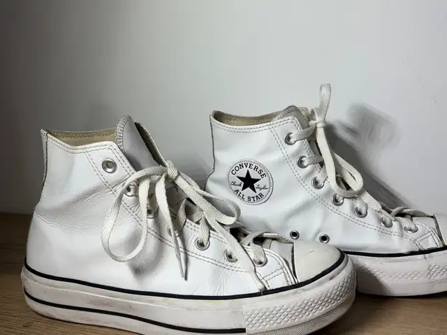 Converse chuck taylor in white, Επαρχία Λεμεσού — Λεμεσός - Μέσα Γειτονιά