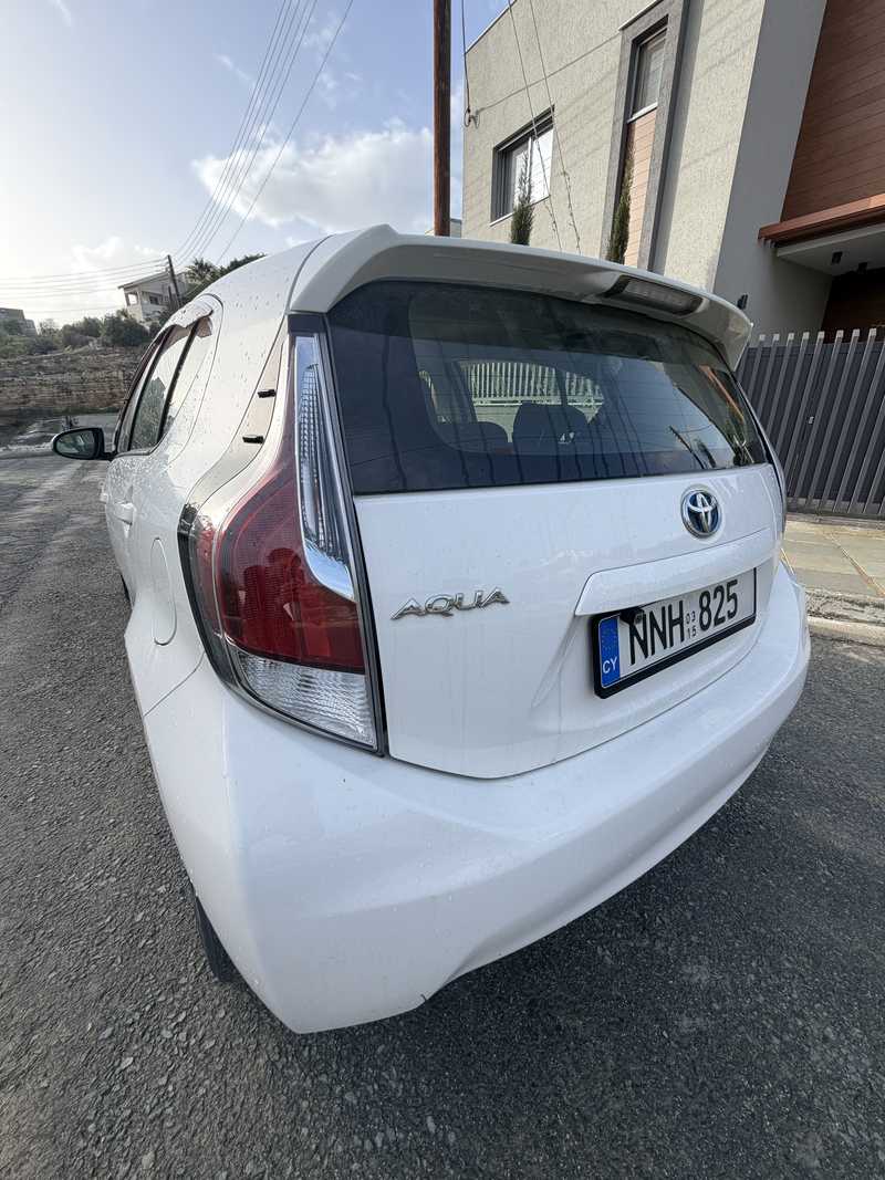 2015 Toyota Aqua 1,5L 2015 Cyprus
