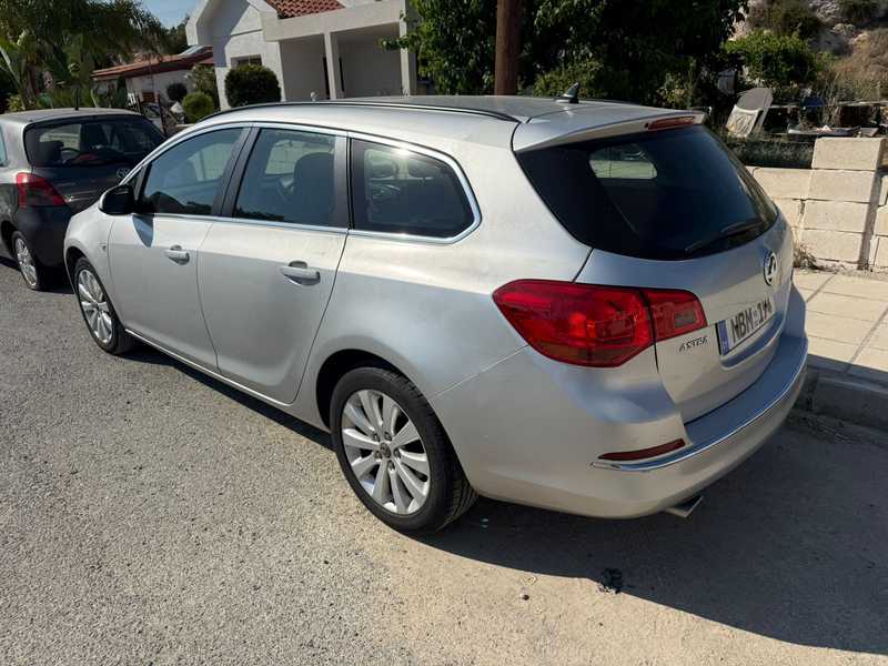 2014 Opel, Vauxhall Astra 2,0L 2014 Cyprus