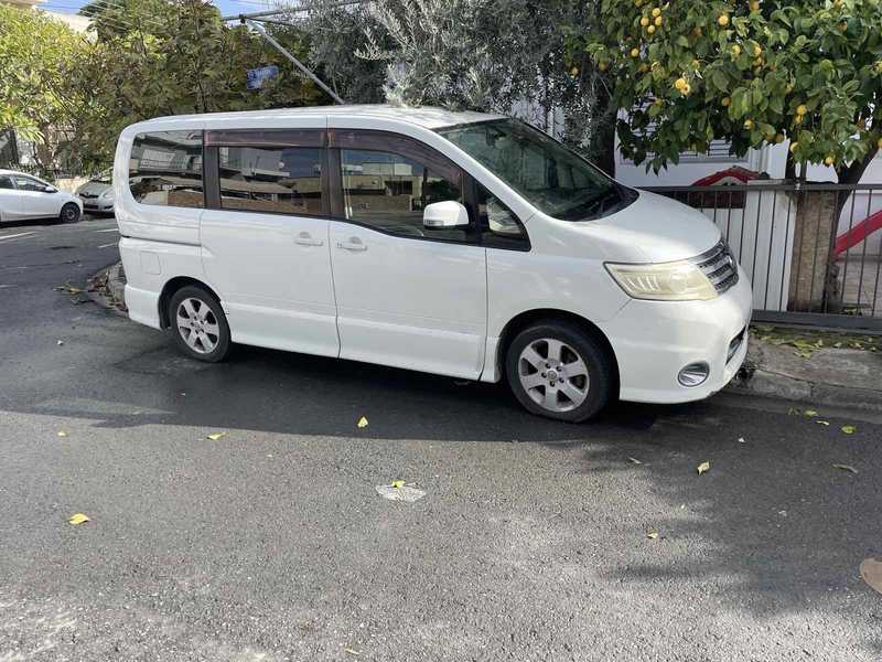 Nissan Serena 2,0L 2010