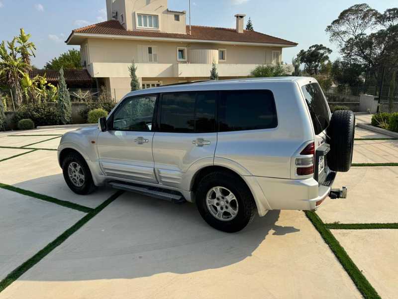 2001 Mitsubishi Pajero 3,2L 2001 Cyprus