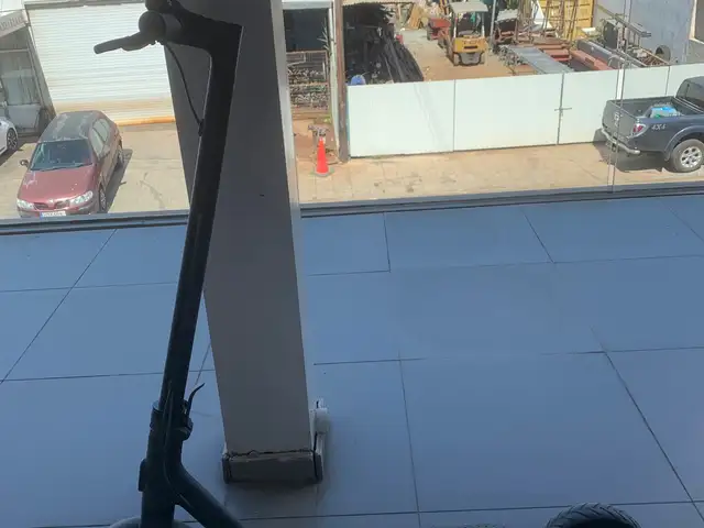 Xiaomi scooter battery needs to be replaced, Επαρχία Λεμεσού — Λεμεσός - Άγιος Σπυρίδων