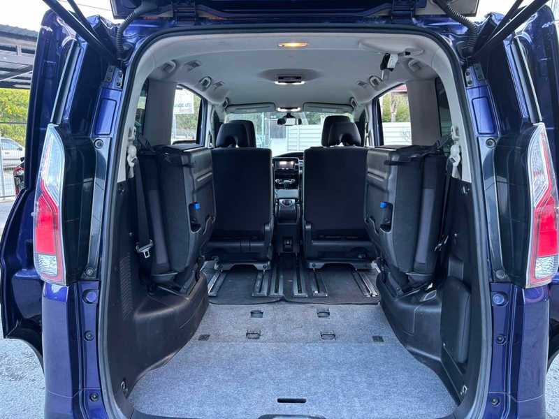 2021 Nissan Serena 2,0L 2021 Cyprus