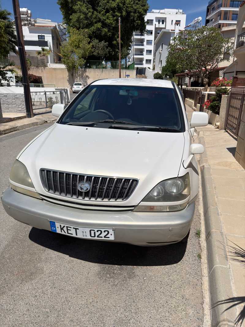 1999 Toyota Harrier 3,0L 1999 Cyprus