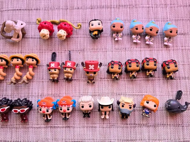 Trade one piece figures, Limassol — Limassol - Mesa Geitonia