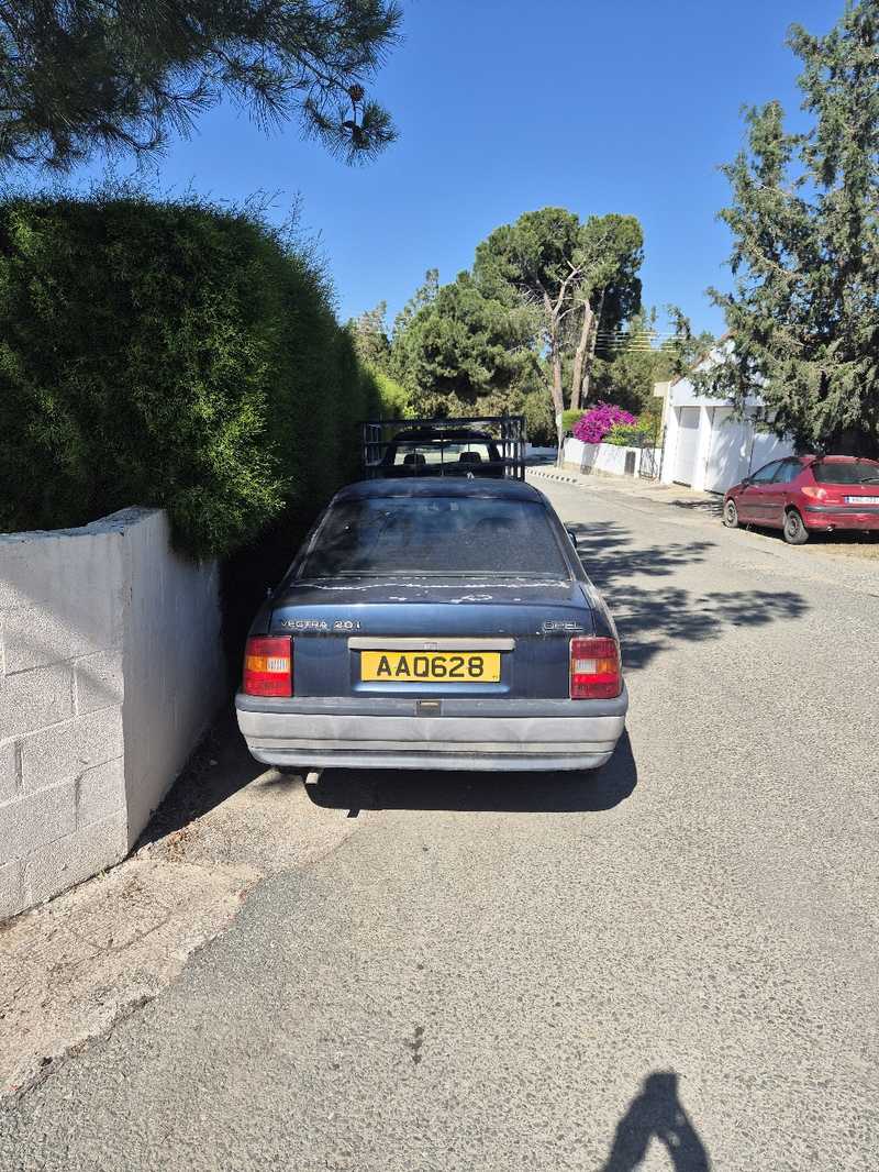 1991 Opel, Vauxhall Vectra 2,0L 1991 Cyprus