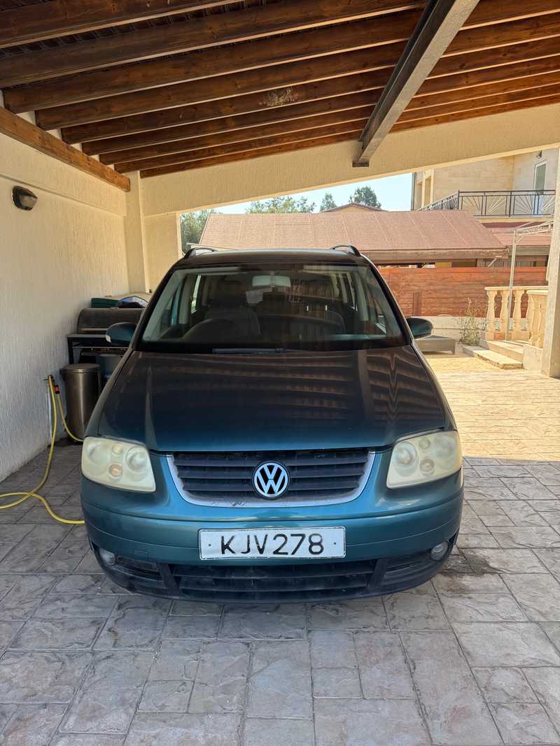 2004 Volkswagen Touran 1,6L 2004 Cyprus