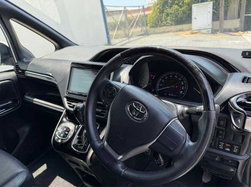 2018 Toyota Esquire 2,0L 2018 Cyprus