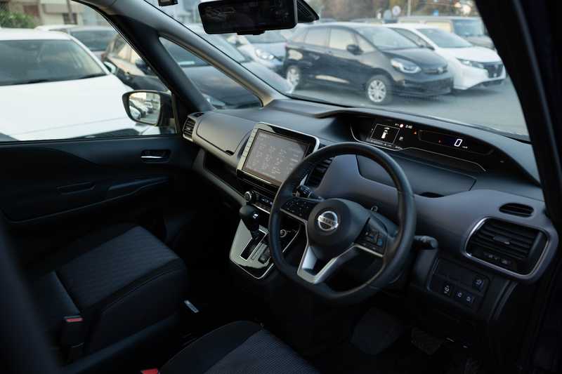 2022 Nissan Serena 2,0L 2022 Cyprus