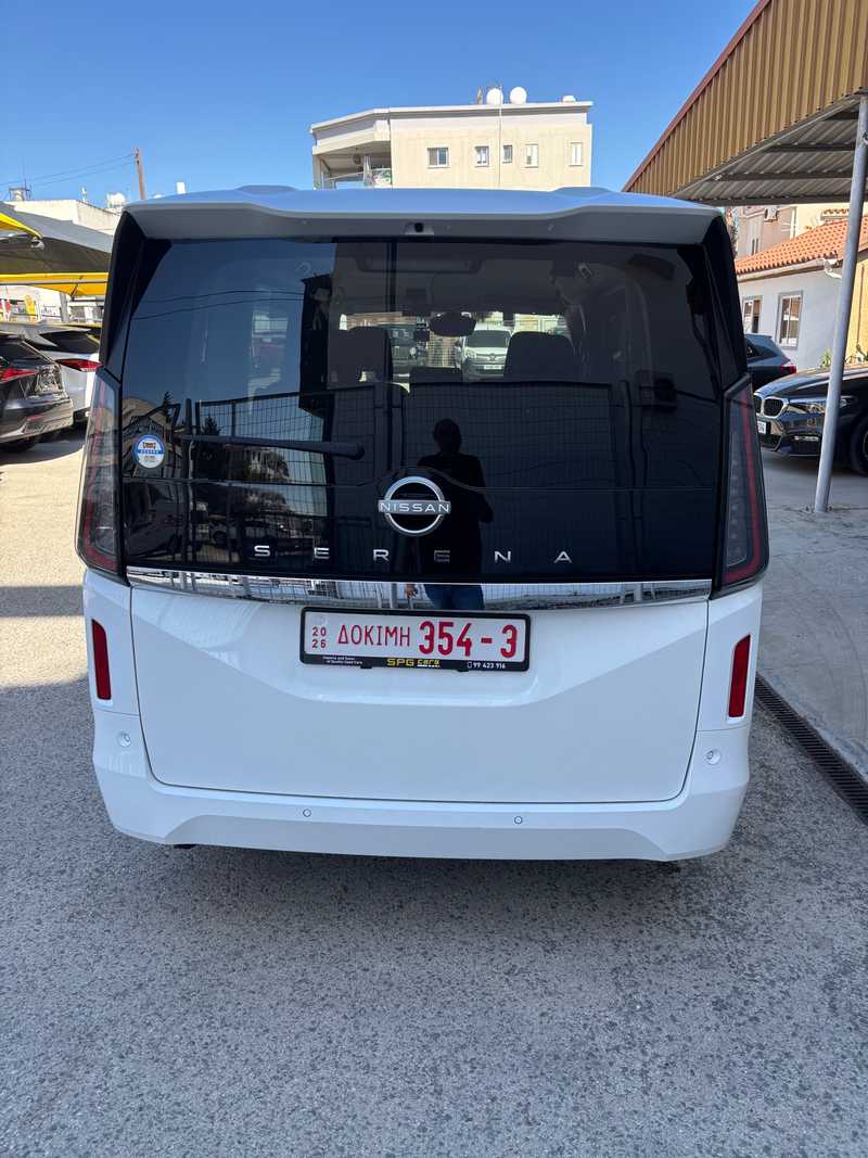 2023 Nissan Serena 2,0L 2023 Cyprus