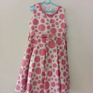 Elegant Pink Dress, Επαρχία Λεμεσού — Άγιος Αθανάσιος