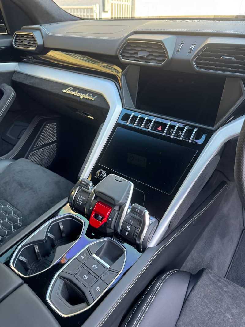 2019 Lamborghini Urus 4,0L 2019 Cyprus