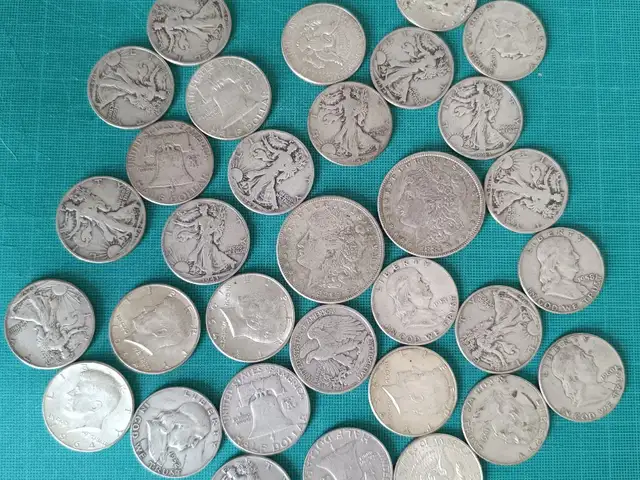 Silver dollar coins and half dollar coins, Επαρχία Λευκωσίας — Άγιοι Ομολογητές
