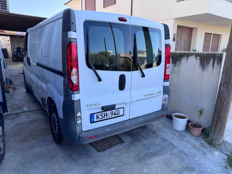 2008 Opel, Vauxhall Vivar 2,0L 2008 Cyprus