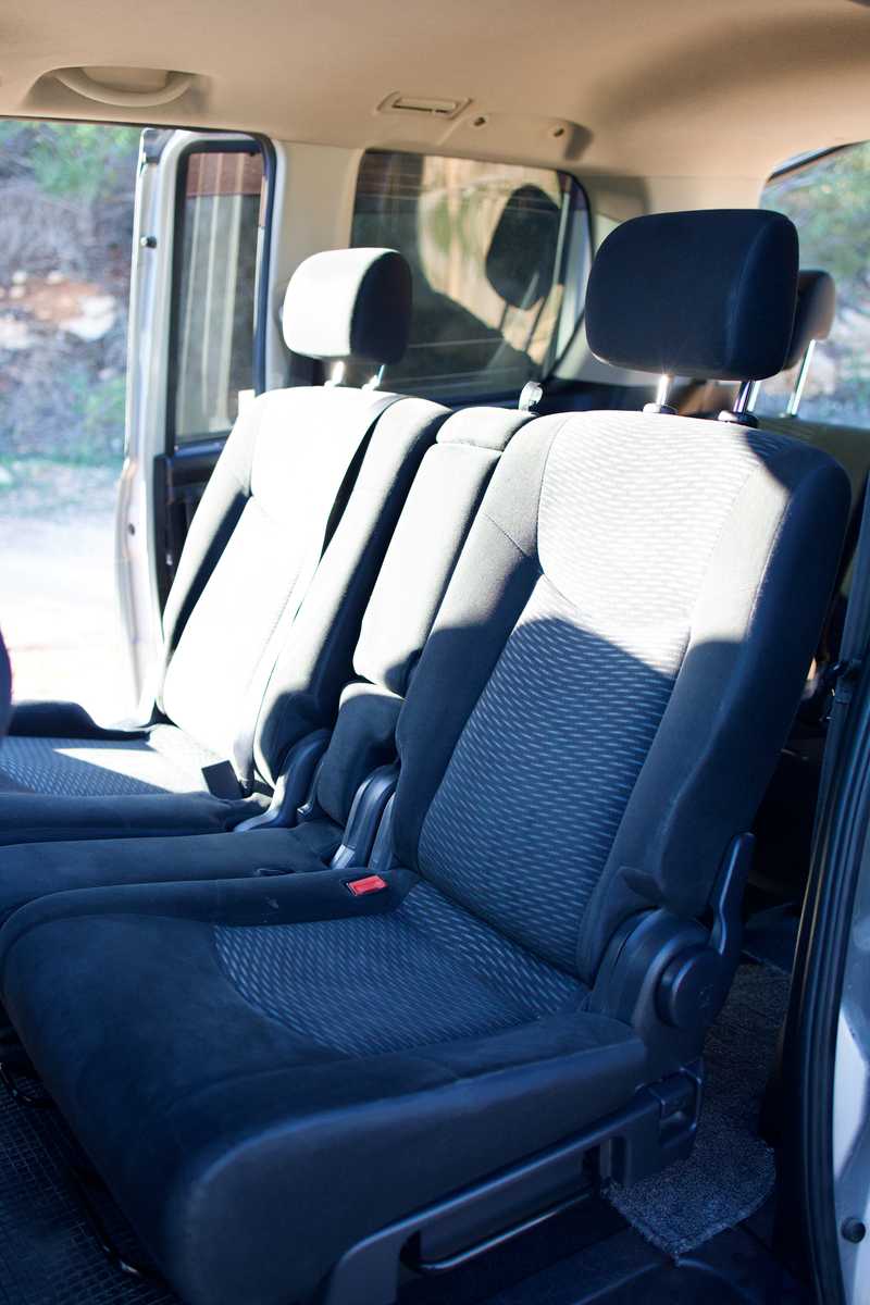 2012 Nissan Serena 2,0L 2012 Cyprus