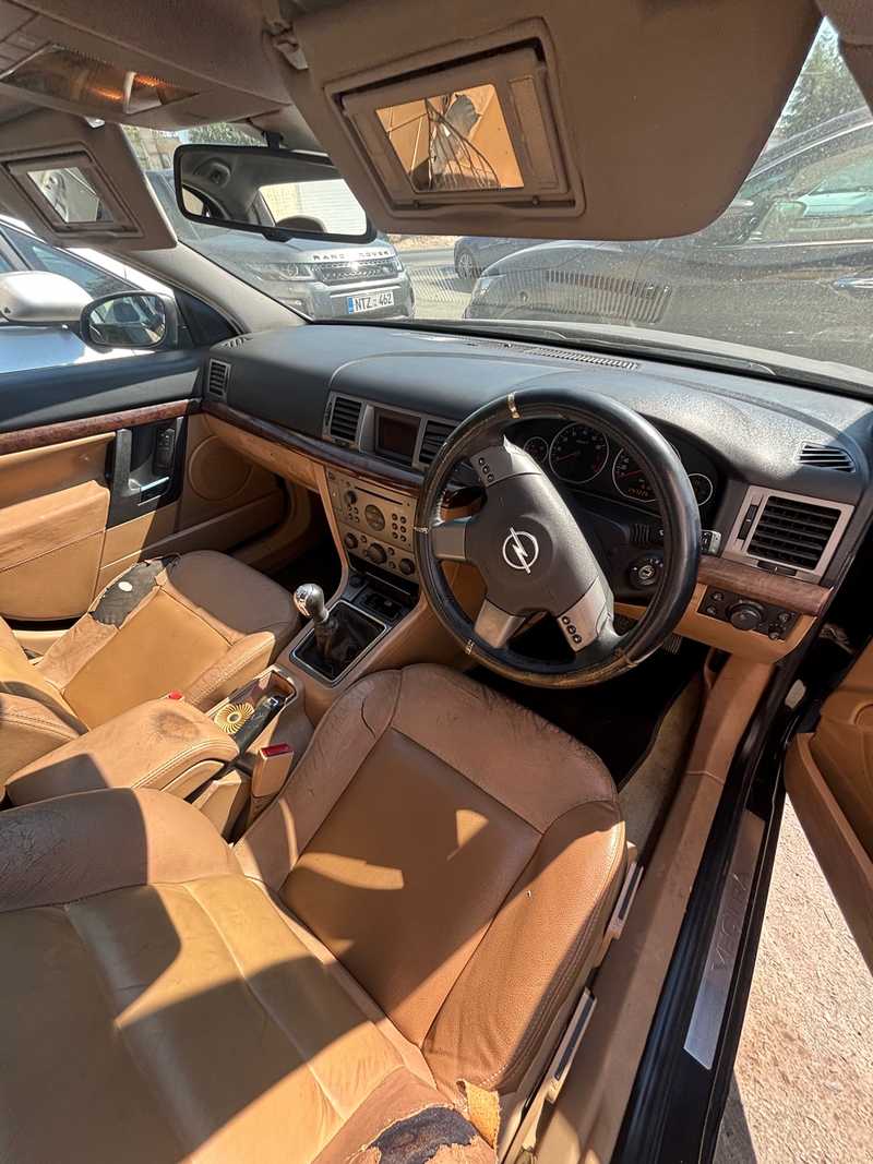 2005 Opel, Vauxhall Vectra 1,6L 2005 Cyprus