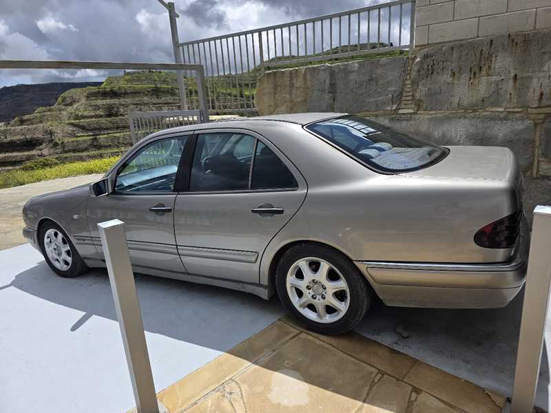 1999 Mercedes-Benz E-Class 2,0L 1999 Cyprus