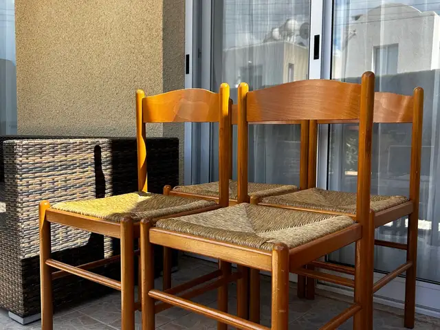 Extendable dining table & 4 chairs, Επαρχία Πάφου — Πάφος - Κάτω Πάφος