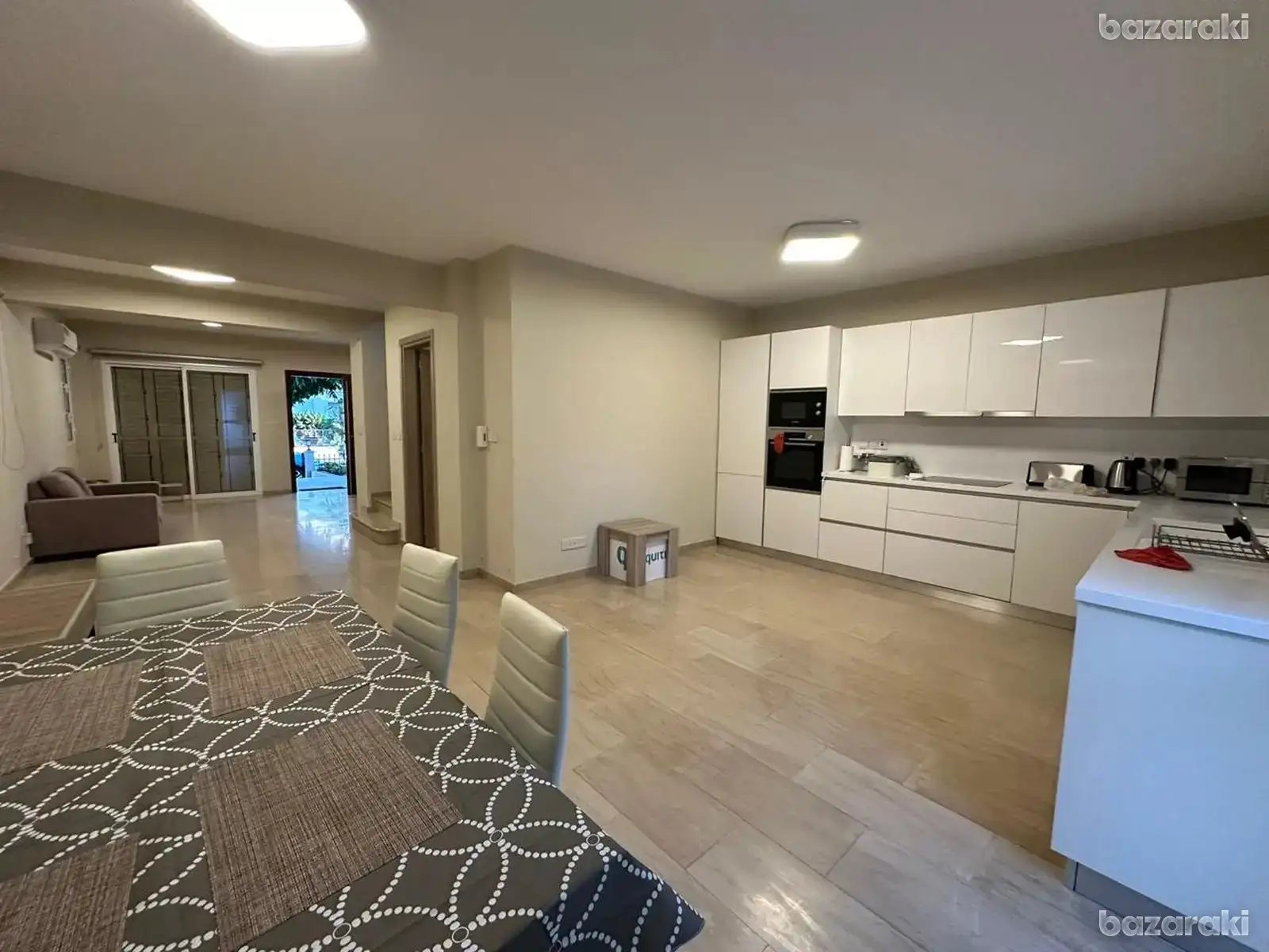 House, 3 bedrooms — 7