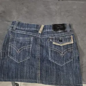Jean skirt, Επαρχία Λάρνακας — Κίτι