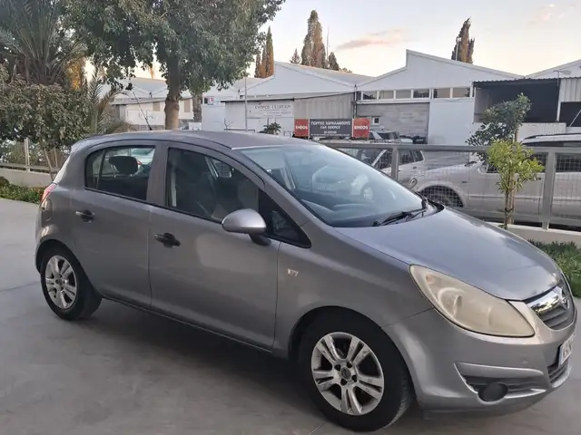 Opel, Vauxhall Corsa