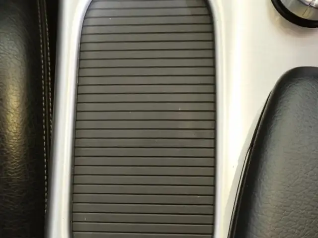 Slk r172 cup holder, Επαρχία Λεμεσού — Λεμεσός - Μέσα Γειτονιά