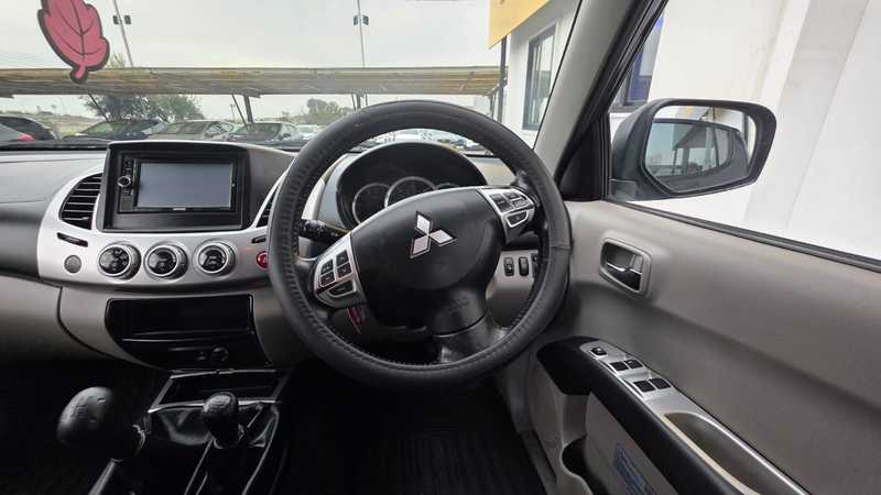 2013 Mitsubishi L200 2,5L 2013 Cyprus