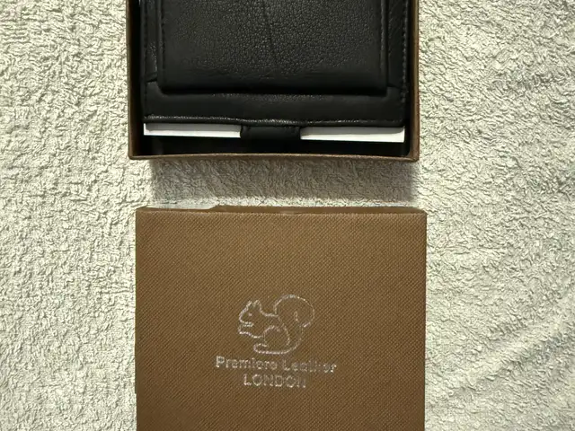Set of watches and wallets, Επαρχία Πάφου — Γεροσκήπου