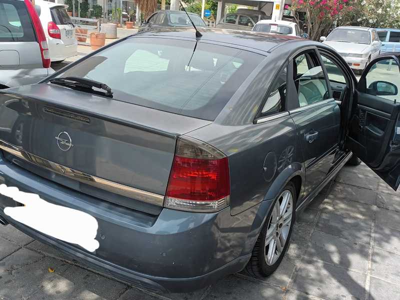 2004 Opel, Vauxhall Vectra 2,2L 2004 Cyprus