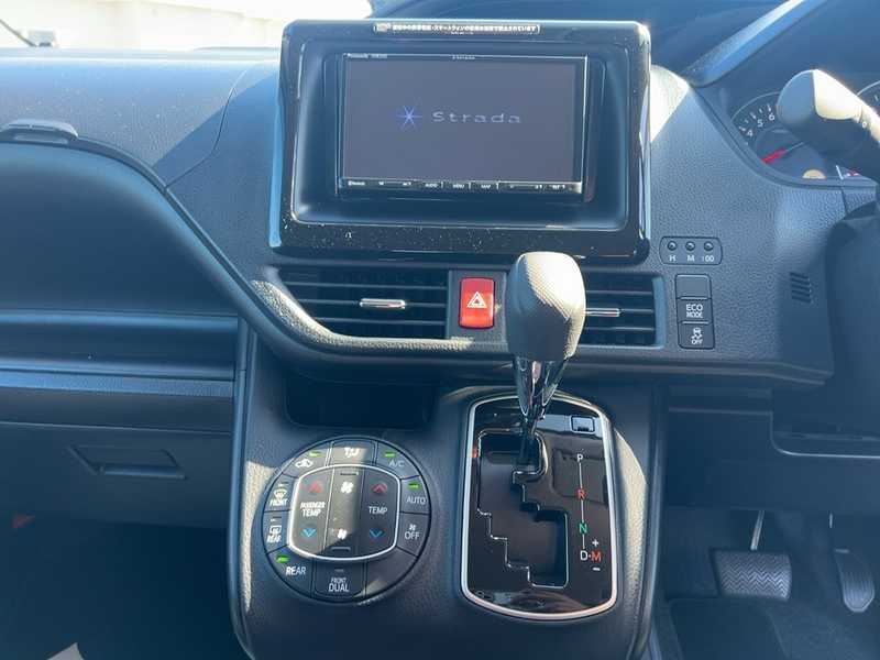 2021 Toyota Noah 2,0L 2021 Cyprus