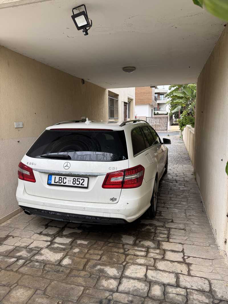 2011 Mercedes-Benz E-Class 2,5L 2011 Cyprus