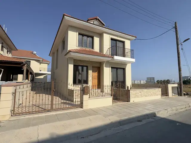  3-bedroom detached house to rent, Larnaca — Dekeleia