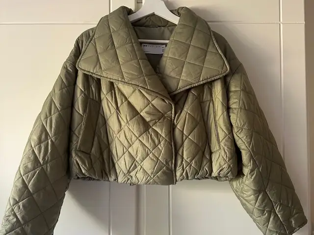 Khaki crop puffer coat, Επαρχία Λεμεσού — Πολεμίδια - Ανθούπολη