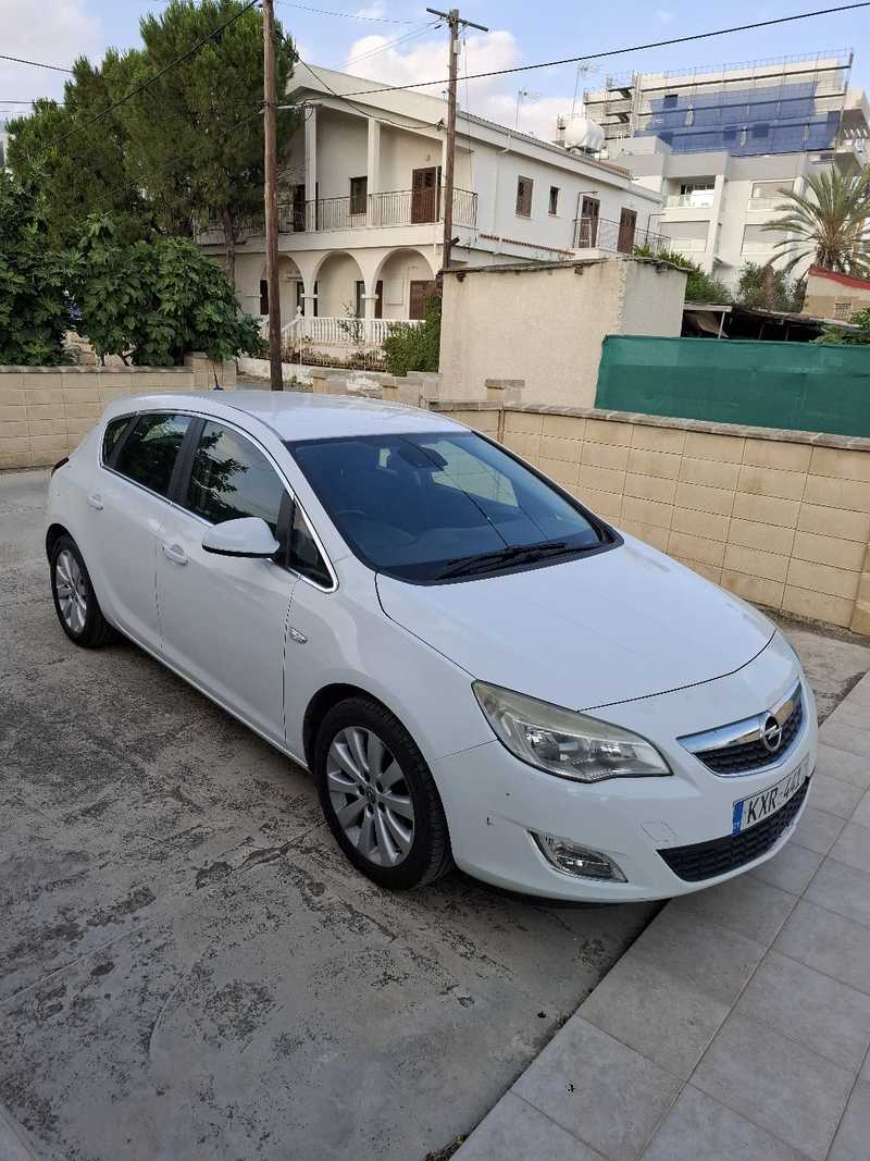 2010 Opel, Vauxhall Astra 1,6L 2010 Cyprus