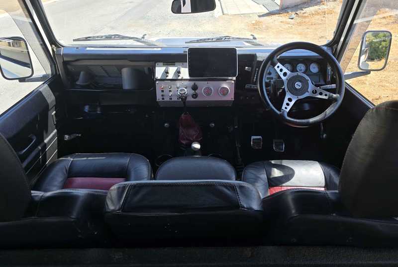 2001 Land Rover Defender 2,5L 2001 Cyprus