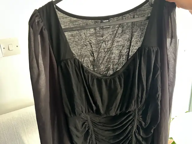 Long sleeved top, Nicosia — Aglantzia