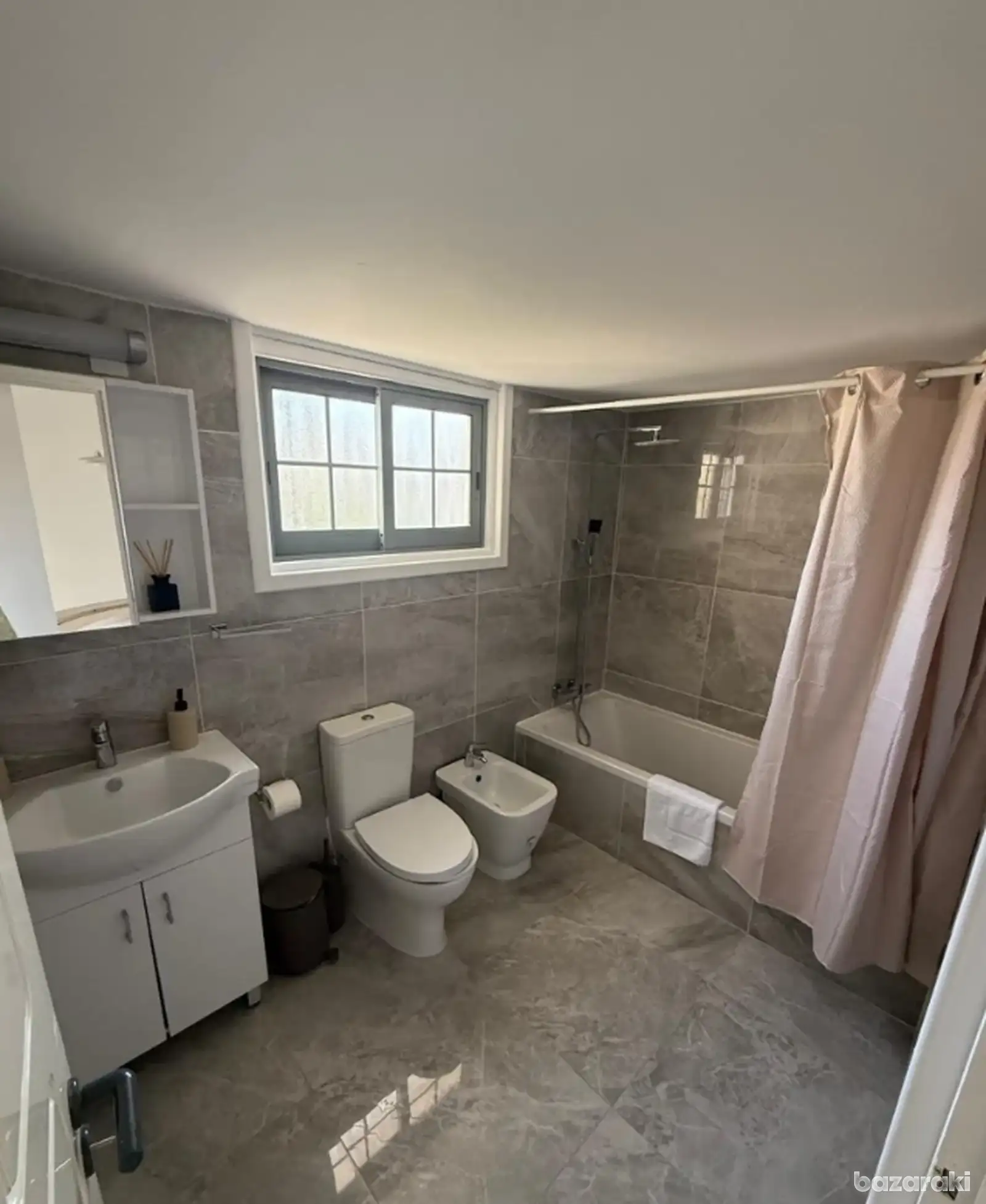House, 3 bedrooms — 9