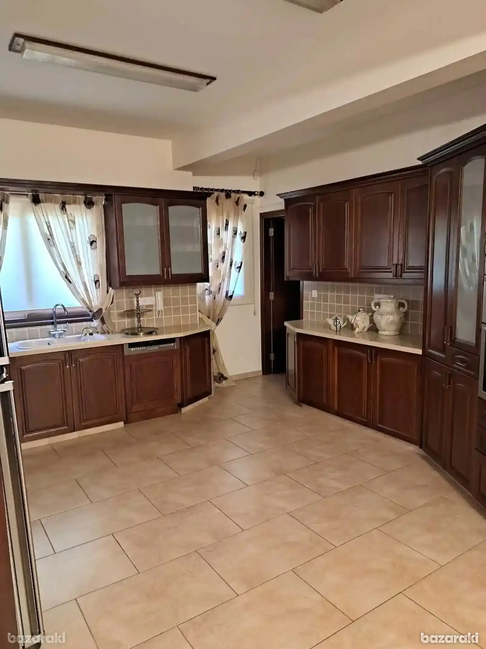 House, 4 bedrooms — 3