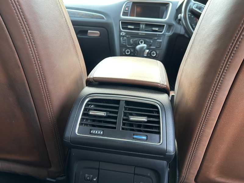2009 Audi Q5 2,0L 2009 Cyprus