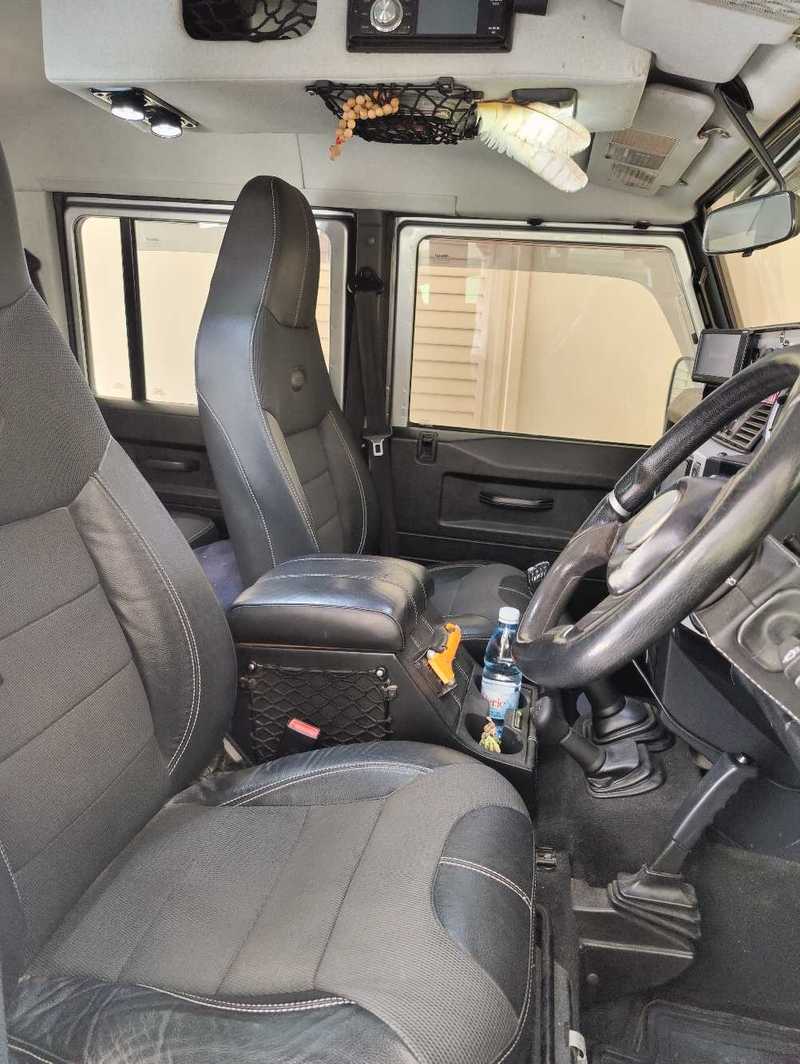 2014 Land Rover Defender 2,2L 2014 Cyprus