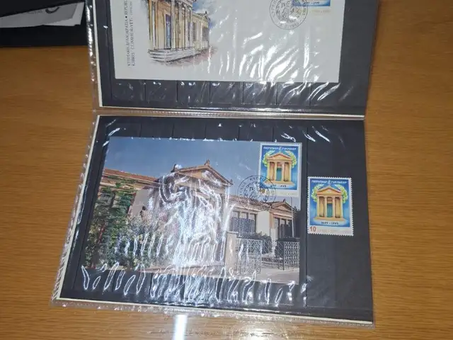100 χρόνια παγκυπρίου γυμνασίου σε φιλοτελικά είδη σε άλμπουμ, Επαρχία Λευκωσίας — Λευκωσία - Παλουριώτισσα